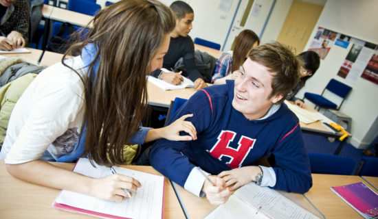 Año Académico Colegio Público en Familia